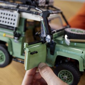 Land Rover Defender 90 z LEGO