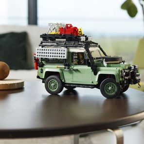 Land Rover Defender 90 z LEGO