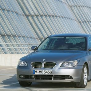 BMW 5 history