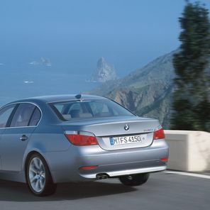 BMW 5 history