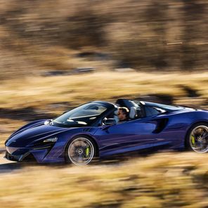 Nowy McLaren Artura Spider 2025