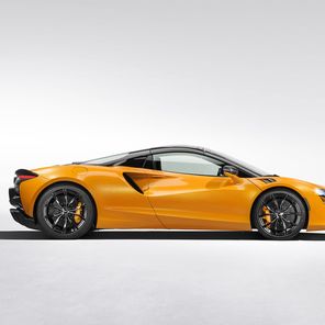 Nowy McLaren Artura Spider 2025