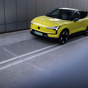 Volvo EX30 Moss Yellow