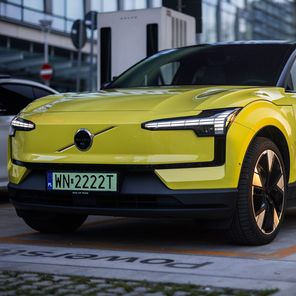 Volvo EX30 Moss Yellow