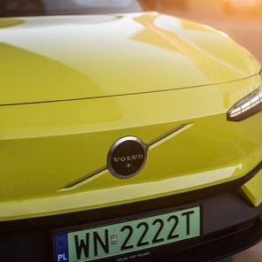 Volvo EX30 Moss Yellow