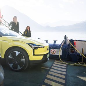 Volvo EX30 Moss Yellow