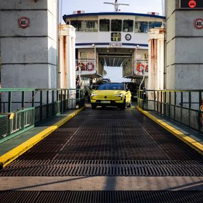 Volvo EX30 Moss Yellow