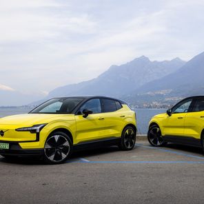 Volvo EX30 Moss Yellow