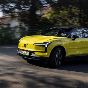 Volvo EX30 Moss Yellow