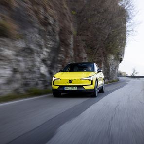 Volvo EX30 Moss Yellow