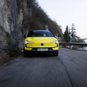 Volvo EX30 Moss Yellow