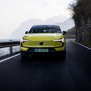 Volvo EX30 Moss Yellow