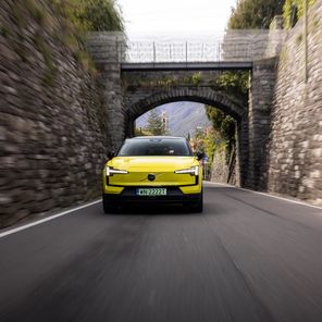 Volvo EX30 Moss Yellow