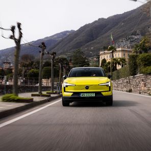 Volvo EX30 Moss Yellow