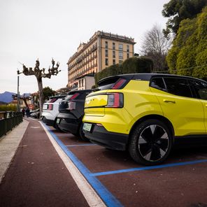Volvo EX30 Moss Yellow