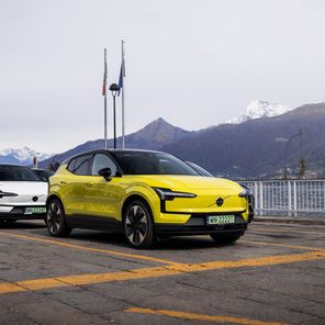Volvo EX30 Moss Yellow