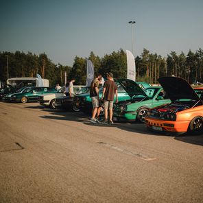 Piknik Volkswagena Golfa na Torze w Modlinie