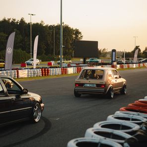 Piknik Volkswagena Golfa na Torze w Modlinie