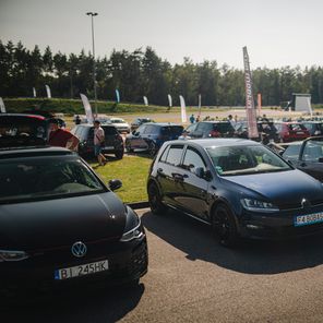 Piknik Volkswagena Golfa na Torze w Modlinie