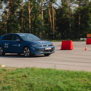 Piknik Volkswagena Golfa na Torze w Modlinie
