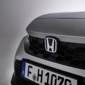 Honda Civic e:HEV Silverest Silver