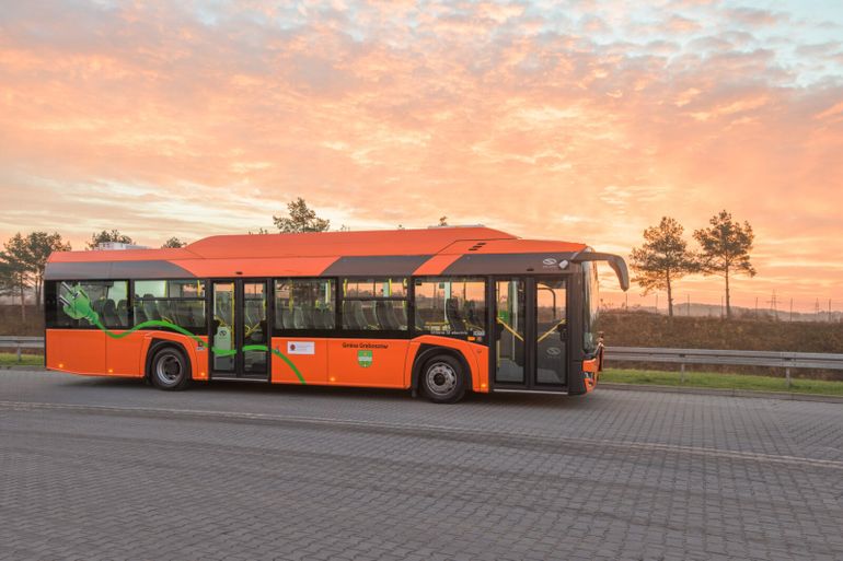Solaris dostarczy elektryczne autobusy szkolne polskim gminom