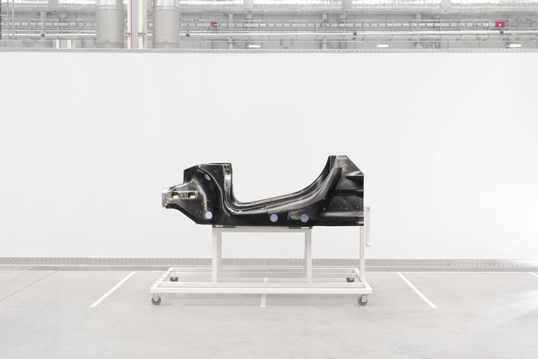 McLaren ujawnia nową, innowacyjną i lekką architekturę pojazdu! Będzie ona stanowić podstawę nowej generacji zelektryfikowanych supersamochodów