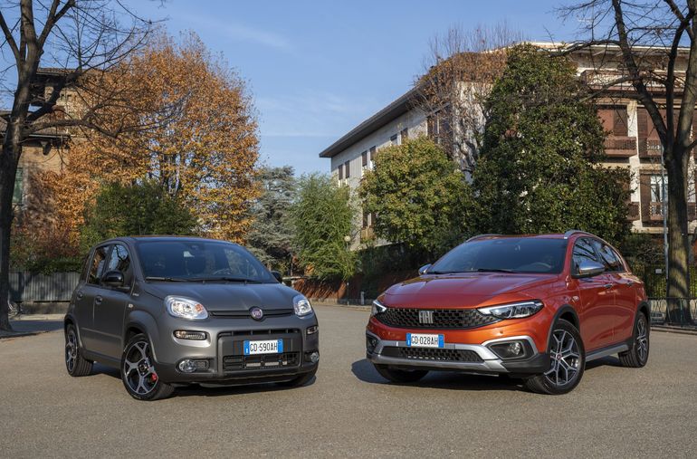 Fiat Tipo Cross 2021 debiutuje, na deser odświeżona Panda