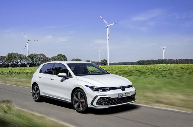 Volkswagen Golf GTE z napędem hybrydowy typu plug-in już dostępny na polskim rynku. Znamy jego cenę!