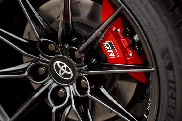 Toyota GR Yaris 2021 - sportowy hot-hatch przyspiesza do 