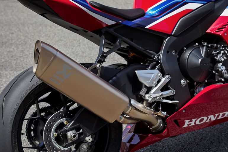 Nowa Honda Fireblade CBR1000RR-R. Dane techniczne