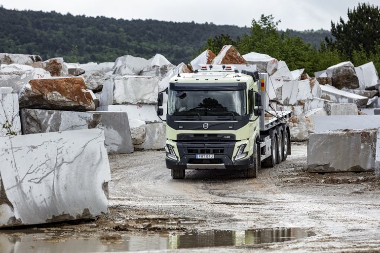 Volvo FH, Volvo FH16, Volvo FM i Volvo FMX - właśnie rusza sprzedaż nowych modeli samochodów ciężarowych w Polsce
