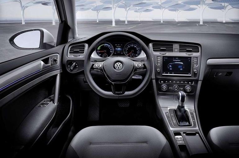 Volkswagen E-Golf: czas pożegnać się z tym elektrykiem. Jaki model go zastąpi?