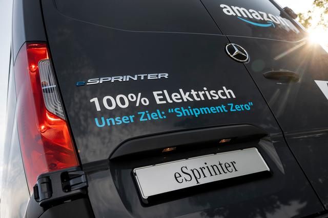 Myśl globalnie i działaj lokalnie: Mercedes i Amazon łączą siły, by wprowadzić elektromobliność na ulice miast