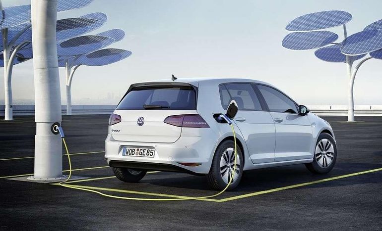 Volkswagen E-Golf: czas pożegnać się z tym elektrykiem. Jaki model go zastąpi?