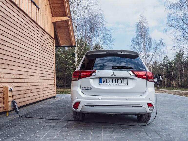 Mitsubishi Outlander PHEV 2020 zaprezentowany - w nietypowy sposób