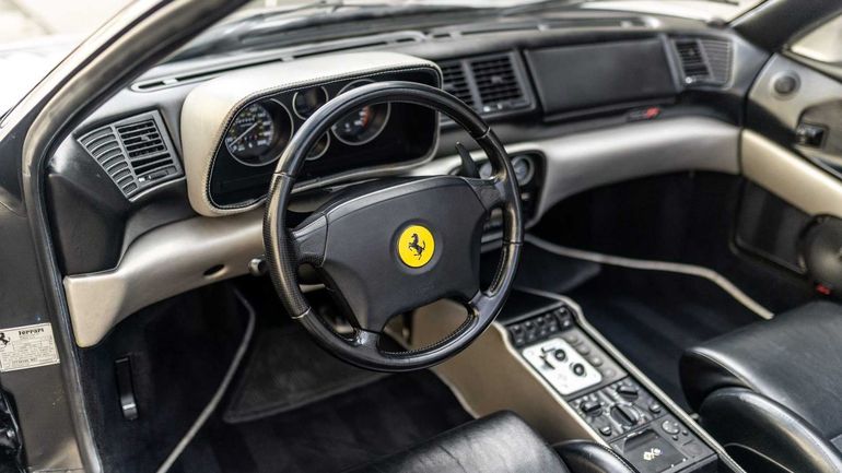 Ferrari F355 Spider może być wasze - właśnie trwa licytacja unikatowego samochodu Shaquille O'Neal'a