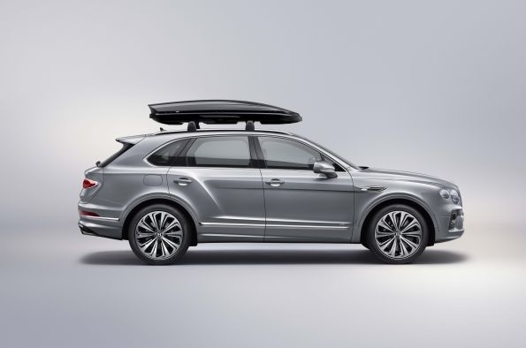 Nowy Bentley Bentayga ze sportowym układem wydechowym Akrapovič i specjalną kolekcją akcesoriów