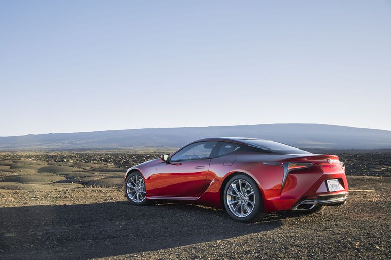 Lexus LC po facelifitngu. Co się zmieniło w tym luksusowym coupe na 2021 rok?