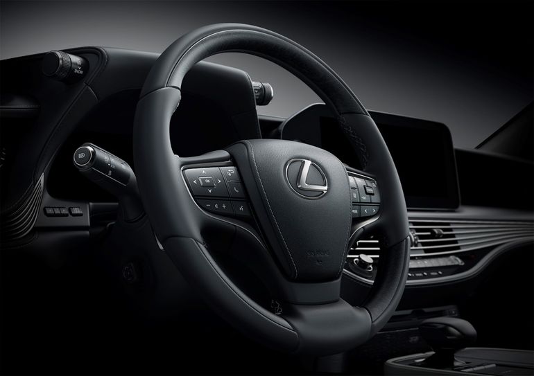 Lexus LS 500h – odświeżona wersja luksusowego sedana