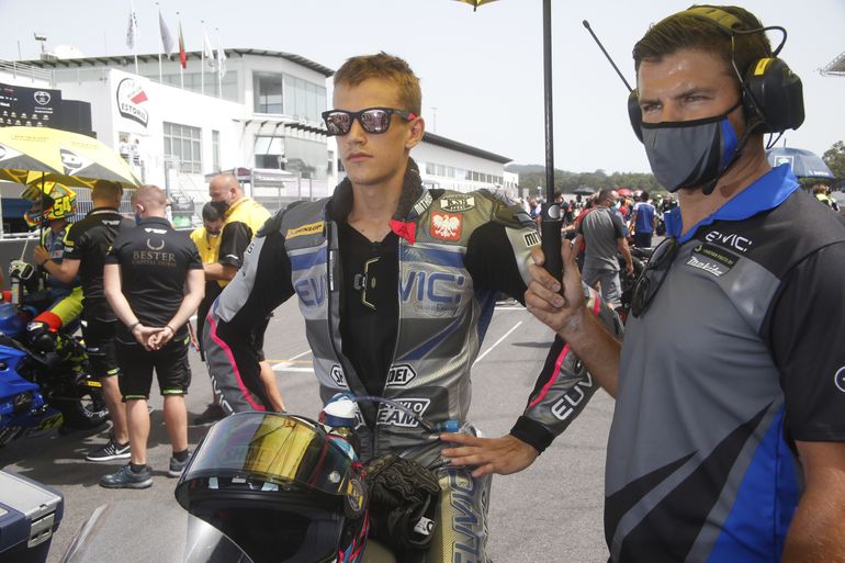 Piotr Biesiekirski z dobrym wynikiem ukończył motocyklowe mistrzostwa Europy Moto2