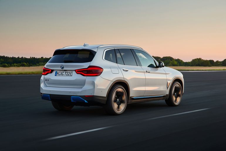 BMW iX3 - pierwszy, elektryczny SUV bawarskiego producenta. Na debiut w Europie zaczekamy do następnego roku