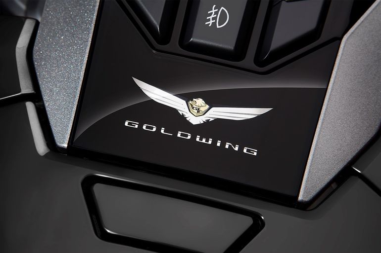 Honda GL1800 Gold Wing Tour. Dane techniczne