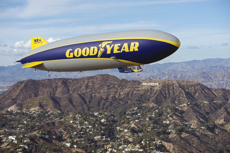 Sterowiec Goodyear Blimp powrócił do Europy - dlaczego jest tak ważnym symbolem od ponad stu lat?