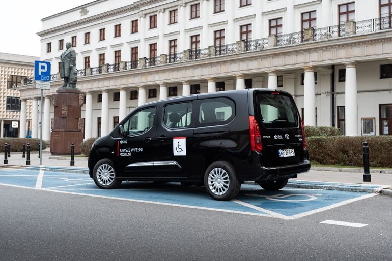 Toyota Proace City Mobility - kompaktowy van, który zadba o podróż także niepełnosprawnych