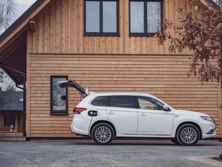 Mitsubishi Outlander PHEV 2020 zaprezentowany - w nietypowy sposób