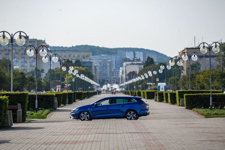 Nowe hybrydowe modele Renault – Clio E-TECH, Captur E-TECH i Megane E-TECH