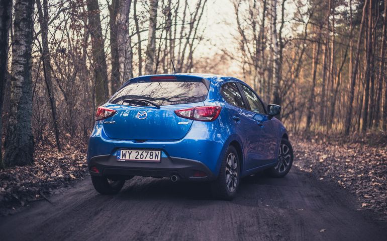 Test Mazda 2 droga, ale czy warta tej ceny? Motocaina.pl