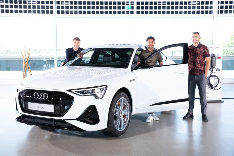 Zwycięzcy Ligi Mistrzów od teraz będą jeździć nowymi egzemplarzami Audi e-tron