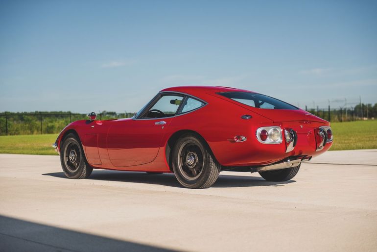 Piękna, sportowa Toyota 2000GT z 1967 roku wystawiona sprzedaż. Czy osiągnie cenę miliona dolarów?